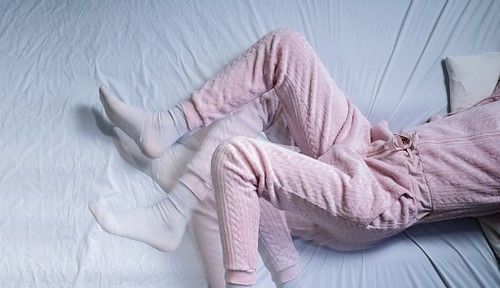Síndrome de piernas inquietas, un problema tan común como poco diagnosticado
