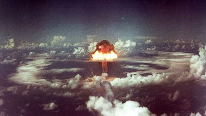 Cómo sobrevivir a una bomba atómica (y por qué es mejor no salir corriendo tras la explosión)