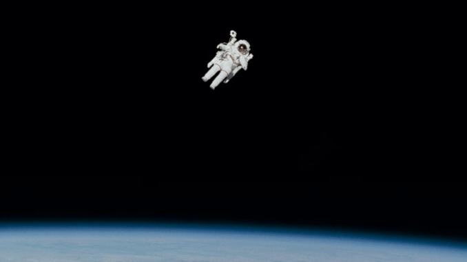 Si queremos colonizar la Luna, antes tenemos que resolver un problema nada trivial: decidir qué hora tiene