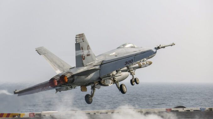 La excelencia tecnológica del Boeing F-18 Super Hornet, el caza de 28 años que se resiste a morir