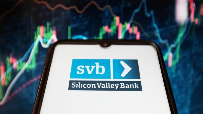 El hundimiento del SVB es también el pánico bancario del futuro: grupos de Slack tirando abajo un banco