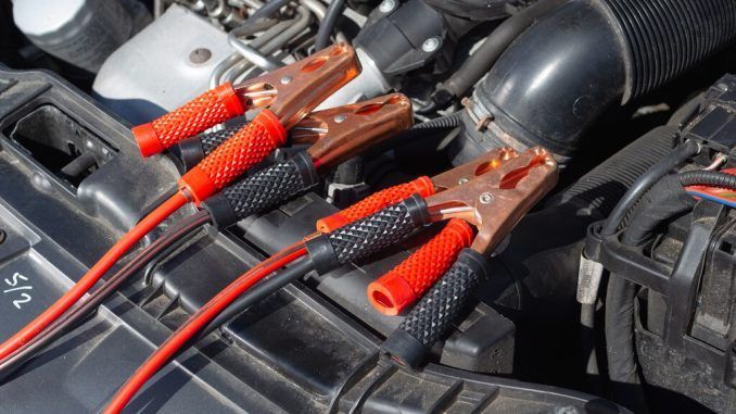 Muy baratos pero muy útiles: seis productos para nuestro coche por menos de 10 euros.
