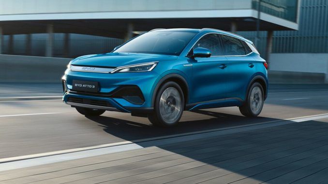 BYD quiere romper tendencias en España con sus coches eléctricos. Y eso incluye concesionarios