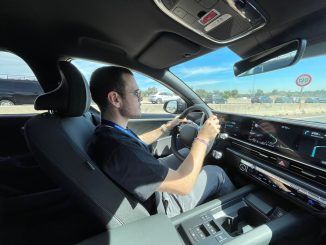Mi trabajo consiste en analizar coches. Esto le pido a un coche eléctrico para decantarme por él
