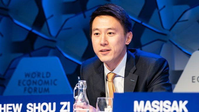 Quién es Shou Zi Chew, el CEO de TikTok que está dando la cara frente a su prohibición en Estados Unidos