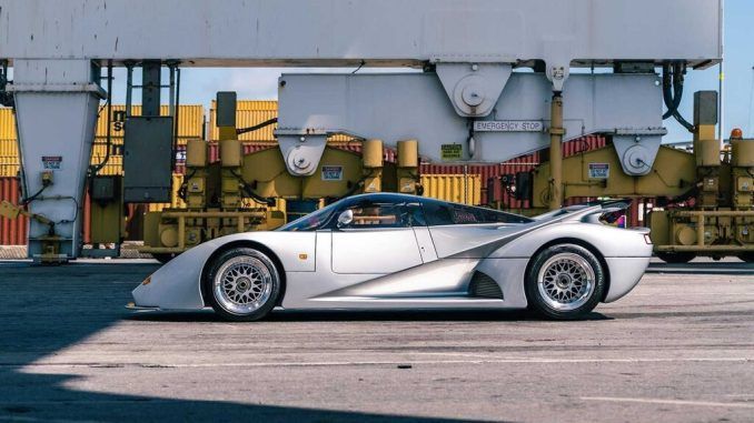 En 1995, un coche fue capaz de alcanzar 431 km/h. Costó 3,4 millones de dólares y esta es su historia