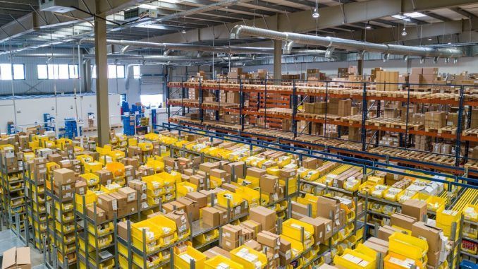 Amazon lleva años librando una batalla perdida contra las falsificaciones (y ya no sabe qué más hacer)