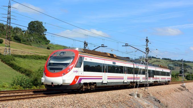 Renfe ya permite adquirir su nuevo abono gratuito para viajar hasta septiembre: cómo conseguirlo y qué debes tener en cuenta