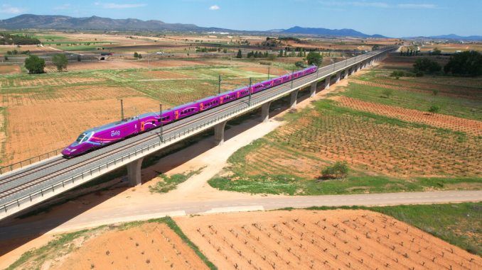 Renfe saca la artillería pesada contra Iryo: AVLO se estrenará en Andalucía con billetes desde siete euros