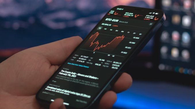 El Bitcoin supera de nuevo los 30.000 dólares: una loca (y frágil) subida en medio de la incertidumbre