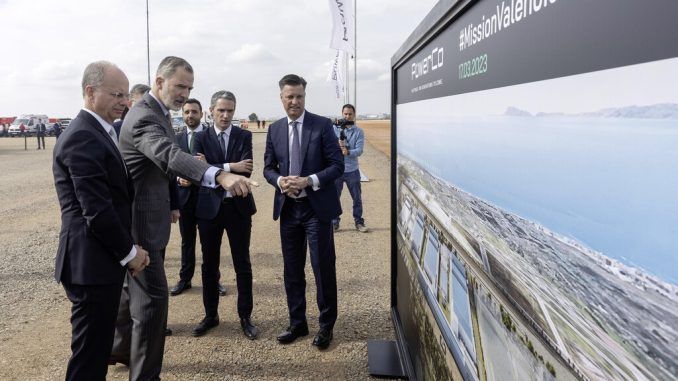 España quiere convertirse en un «hub» del coche eléctrico. Y la posible planta de BYD es solo un paso más