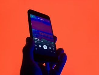 La nueva batalla del copyright en la industria musical es contra la IA. Ya han pedido ayuda a Spotify y Apple