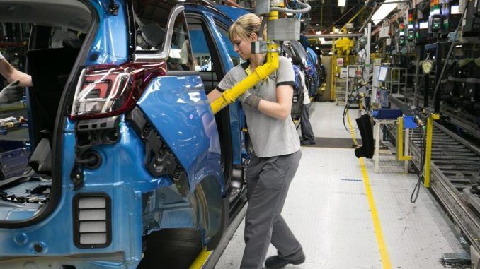 En su carrera por ser una potencia del coche eléctrico, España está cerca de llevarse otro premio: el Peugeot e-208