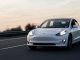 634 kilómetros de autonomía y motor trasero: la versión más interesante del Tesla Model 3 vuelve a Europa