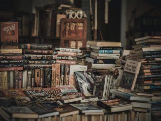 12 libros imprescindibles que el equipo de Xataka recomienda para leer y regalar este Día del libro