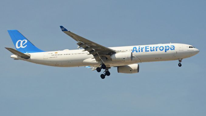 Los pilotos de Air Europa irán a al huelga el 1, 2, 4 y 5 de mayo: cómo afecta a los vuelos y qué podemos hacer