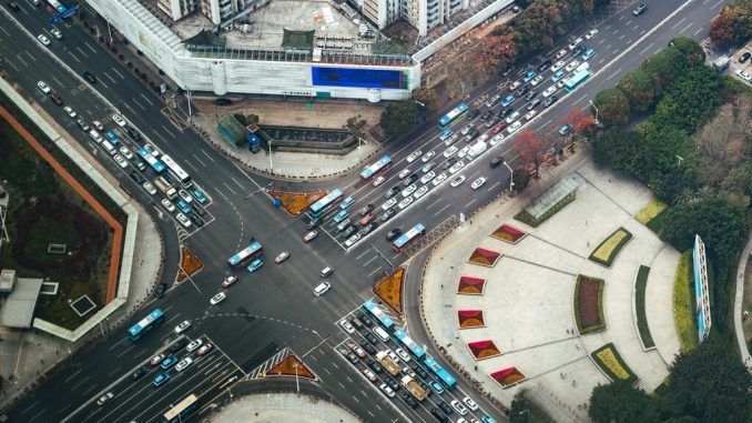 La industria europea afronta un desastre en China: cientos de miles de coches de combustión sin vender