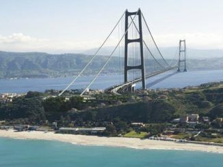 Italia lleva años queriendo unir Sicilia y Calabria. Ahora prepara un megapuente de más de 3 kilómetros para conseguirlo