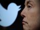 Elon Musk da (sin autorización) checks azules en Twitter a los críticos con Twitter Blue, famosos ya fallecidos y otras cuentas