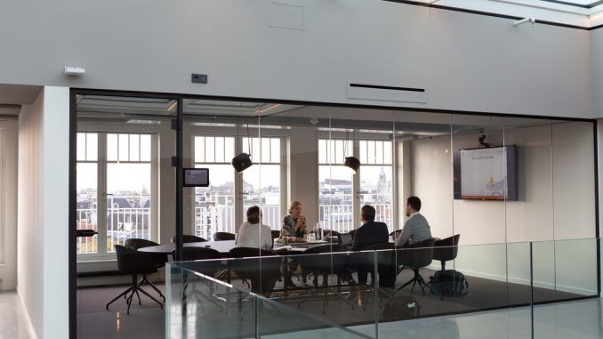 Del sector tecnológico a la banca: estas son las 25 mejores empresas para crecer profesionalmente en España, según LinkedIn