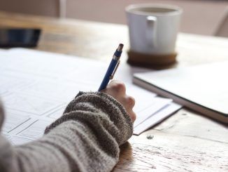 Sacar sobresaliente en un examen habiendo estudiado tres días antes ya es posible. Gracias a ChatGPT
