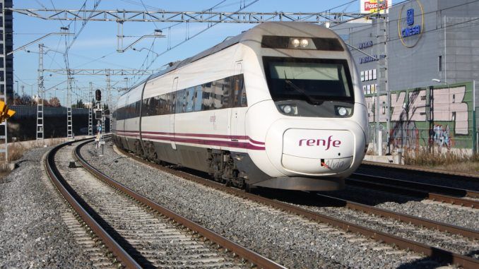 «Preocupa que pueda haber restringido la competencia»: la UE investiga a Renfe por la venta online de billetes