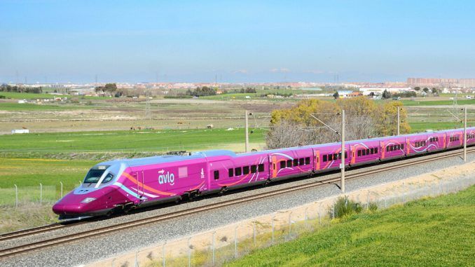 Renfe reacciona ante la rápida expansión de Iryo: AVLO empezará a funcionar desde junio en Andalucía
