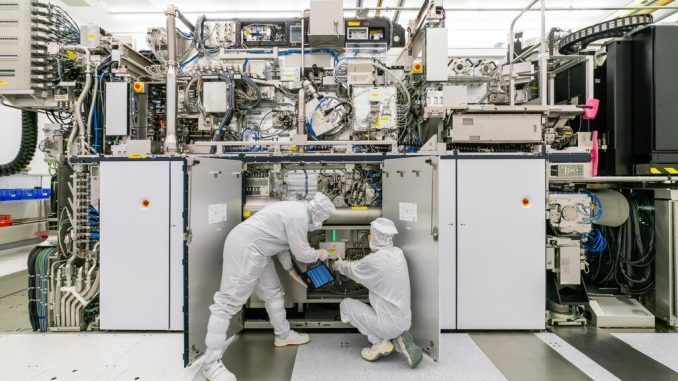 El drama de ASML en China: no puede venderle su tecnología pero le necesita a largo plazo como cliente