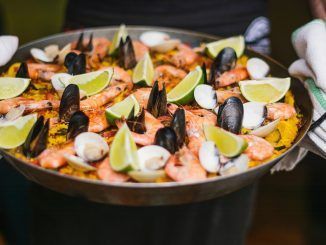 De origen vasco, con chorizo y hasta sin arroz: corren malos tiempos para los talibanes de la paella