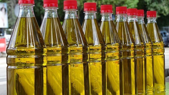 Un nuevo «blend» amenaza al aceite de oliva español. Y aunque está prohibido, ya está en los supermercados