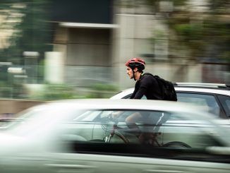 En la batalla por el futuro de las ciudades, los SUV han chocado con los ciclistas. Y sólo quedan unos