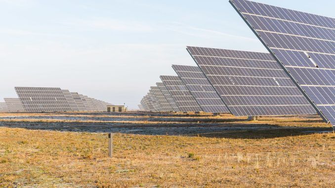El mes más soleado de la historia de España ha tenido un claro ganador: la energía fotovoltaica