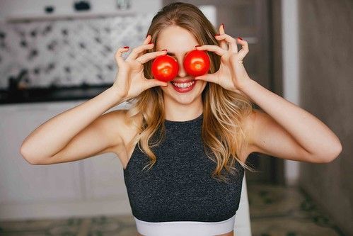 Tomate como ingrediente estrella: de la cocina a la cosmética