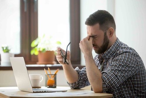 Ergonomía visual y ejercicios para quienes pasan mucho tiempo delante de pantallas