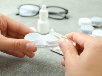 Cómo cuidar las gafas y lentillas: trucos para mantenerlas en buen estado