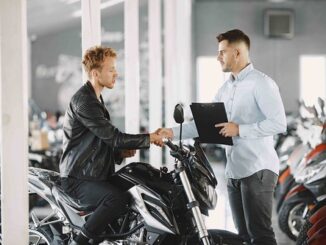 ¿Qué gastos tiene comprar una moto de segunda mano?