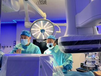 El Hospital Quirónsalud Sagrado Corazón participa en la primera retransmisión simultánea de seis cirugías transcatéter en Andalucía
